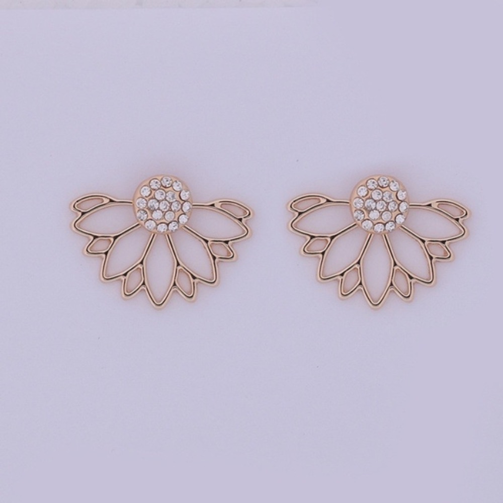 Lotus diamond stud earrings